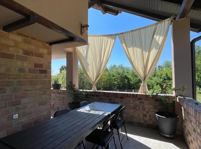 Villa Vikendica Ramona *